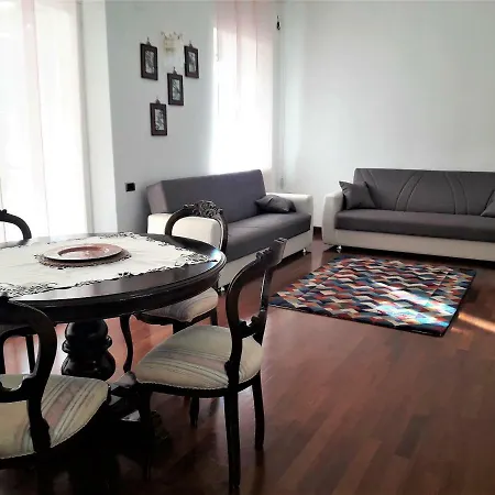 Вилла Claudia Indipendente Con Piscina Ad Uso Esclusivo *